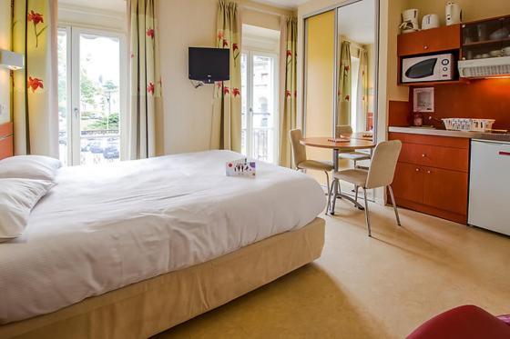 Hotels&Résidences - Le Metropole Luxeuil-les-Bains Camera foto