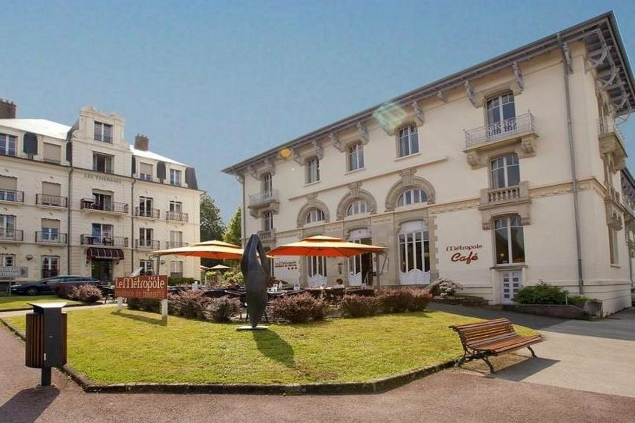 Hotels&Résidences - Le Metropole Luxeuil-les-Bains Esterno foto