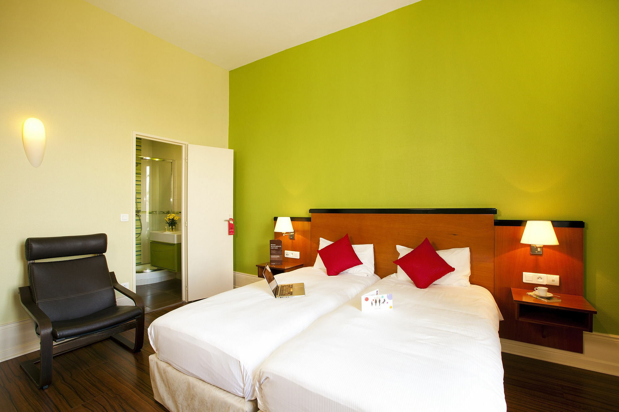 Hotels&Résidences - Le Metropole Luxeuil-les-Bains Esterno foto
